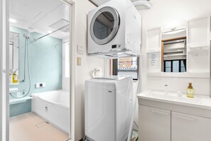 Comfort Apartment, 3 Bedrooms, Non Smoking, City View | Bathroom - Smart Stay Inn EbisuNishi (Osaka)