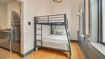 1 bedroom, iron/ironing board, internet, bed sheets