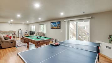 TV, ping pong