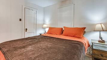 Desk, iron/ironing board, internet, bed sheets