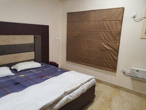 Room - Deep Hotel and Restaurant Panipat (Panipat)
