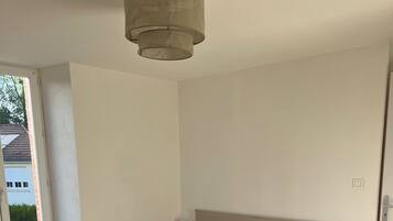 3 chambres, lit parapluie, Wi-Fi gratuit, draps fournis