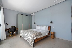 Design Villa, 2 Bedrooms, Private Pool | In-room safe, desk, laptop workspace, blackout drapes - L'Angelo Villa Canggu (Canggu)