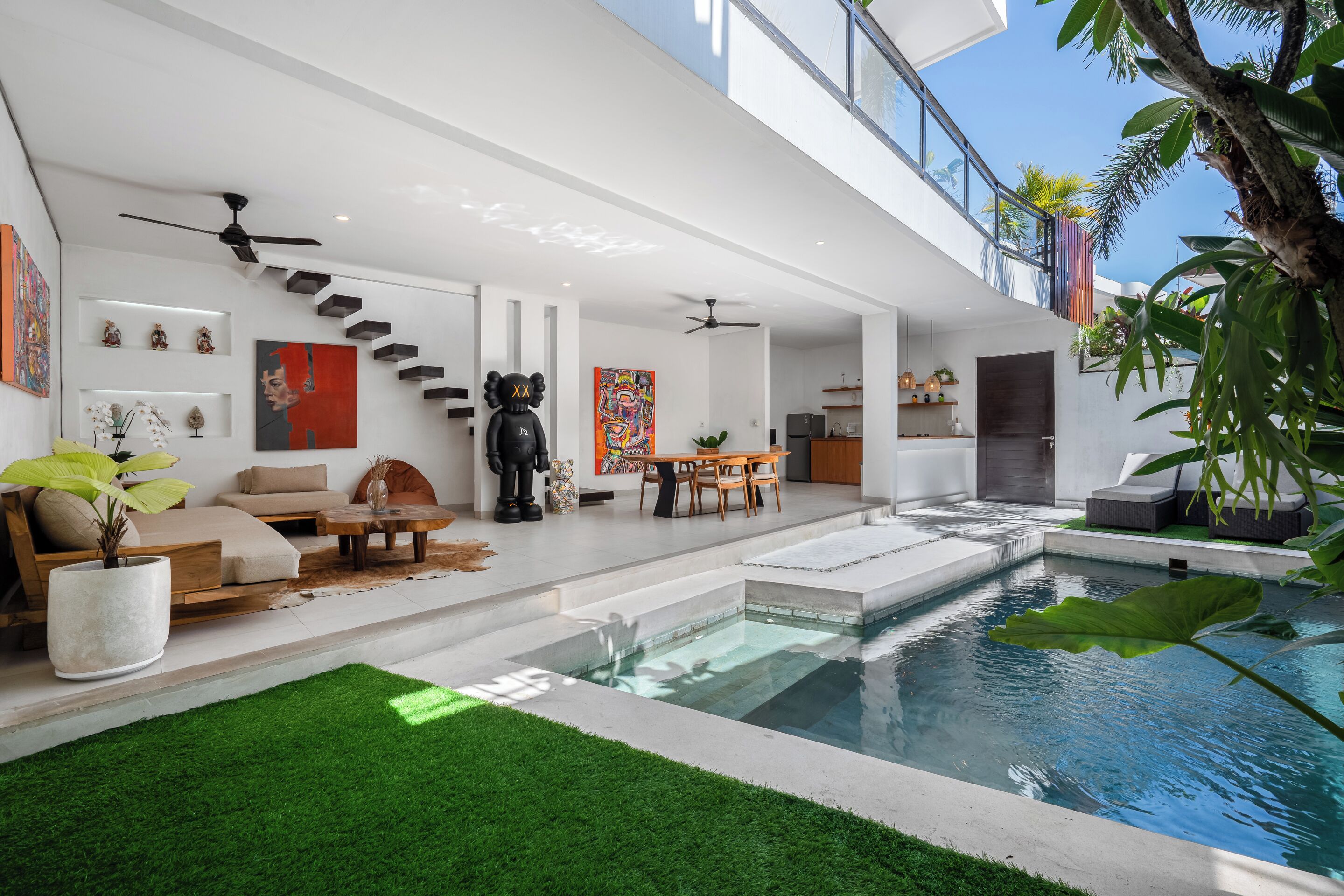 Indoor pool, pool loungers
