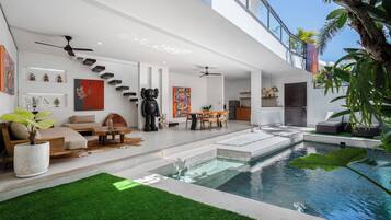 Indoor pool, pool loungers