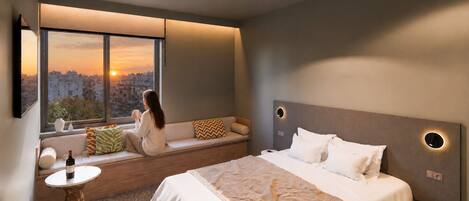 Superior suite | Luxe beddengoed, een kluis op de kamer, een bureau, een laptopwerkplek