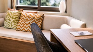 Deluxe Suite, City View | ภายใน