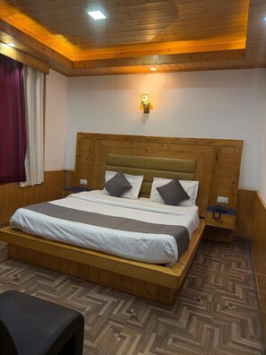 Premium Room - The White Rain Cottage (Manali)