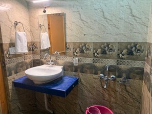 Bathroom - The White Rain Cottage (Manali)