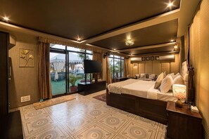 Luxe penthouse, uitzicht op stad | Geluiddichte muren, een strijkplank/strijkijzer, gratis wifi