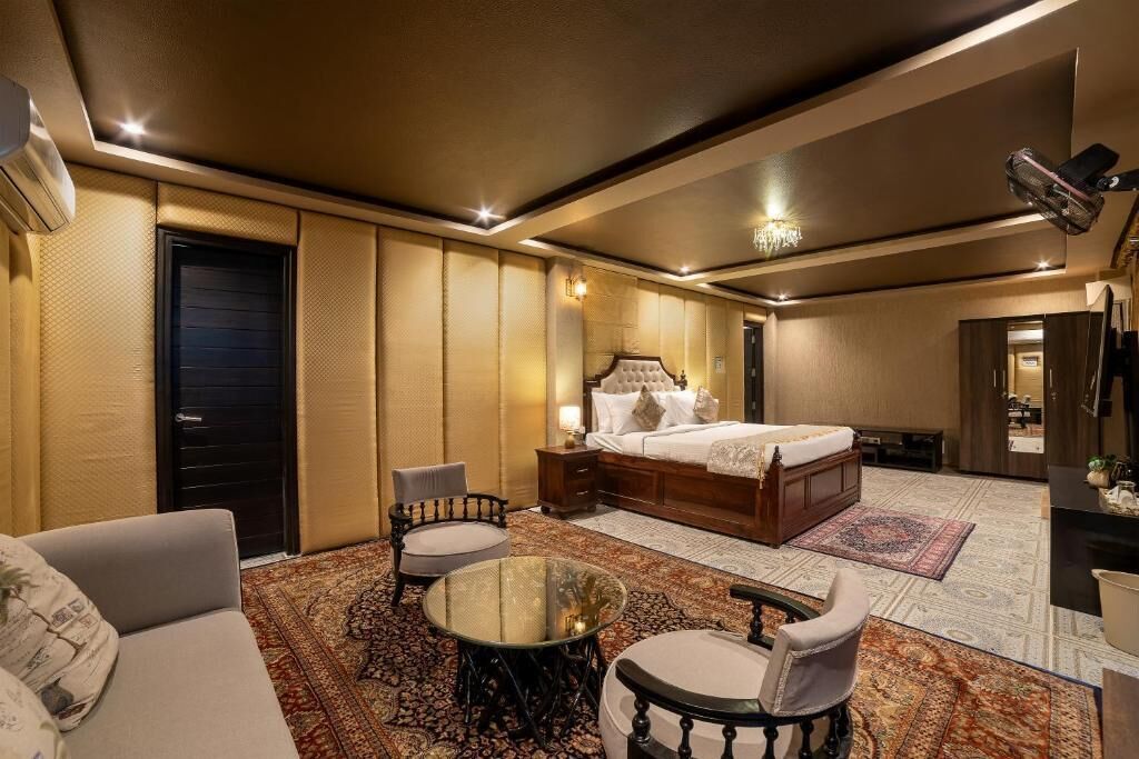 Luxe penthouse, uitzicht op stad | Geluiddichte muren, een strijkplank/strijkijzer, gratis wifi