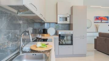 Apartment (2 Bedrooms) | Private kitchen | Microwave, oven, espresso maker, electric kettle