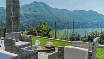 Appartamento (2 Bedrooms) | Terrazza/patio