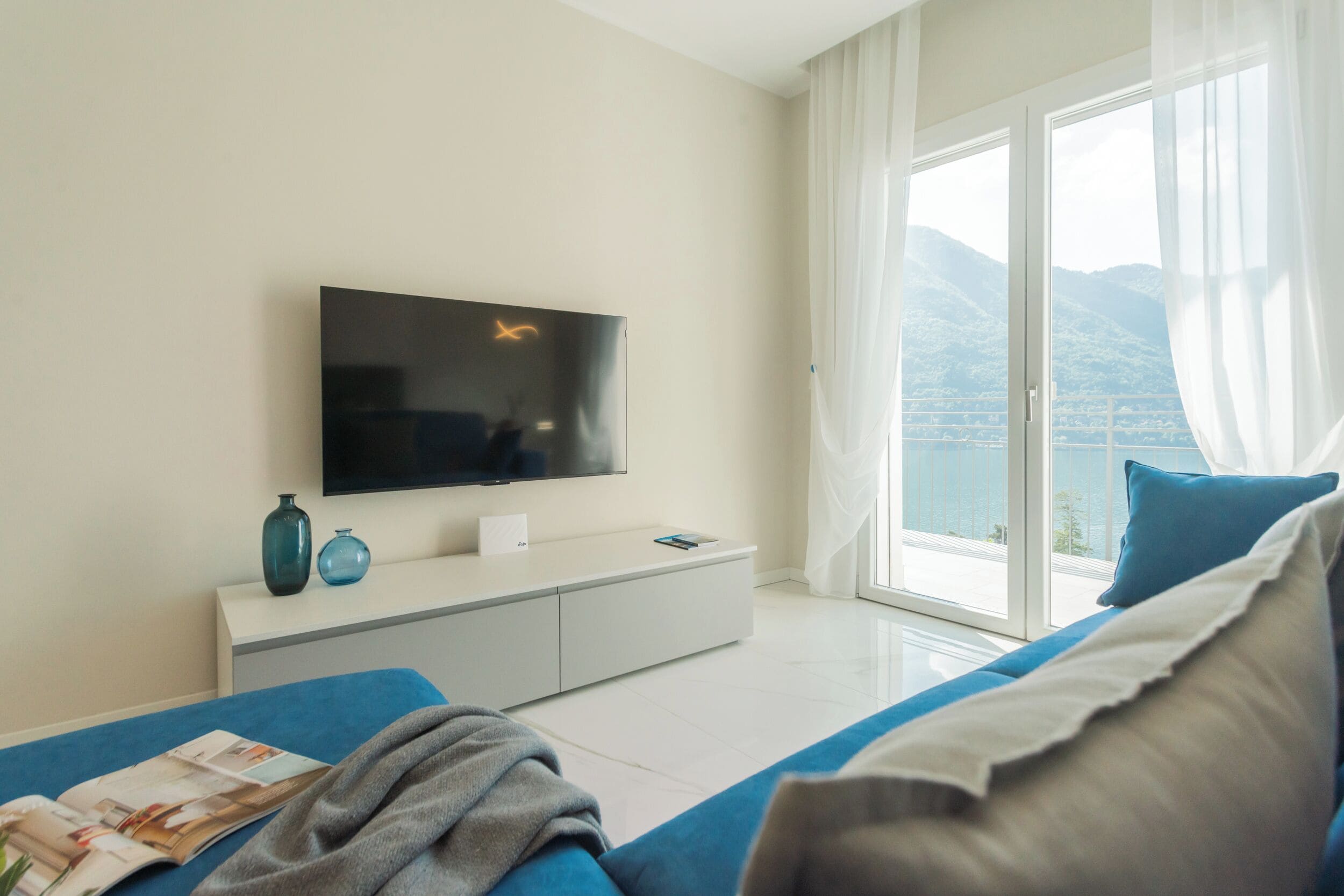 Apartment (2 Bedrooms) | Living area | TV