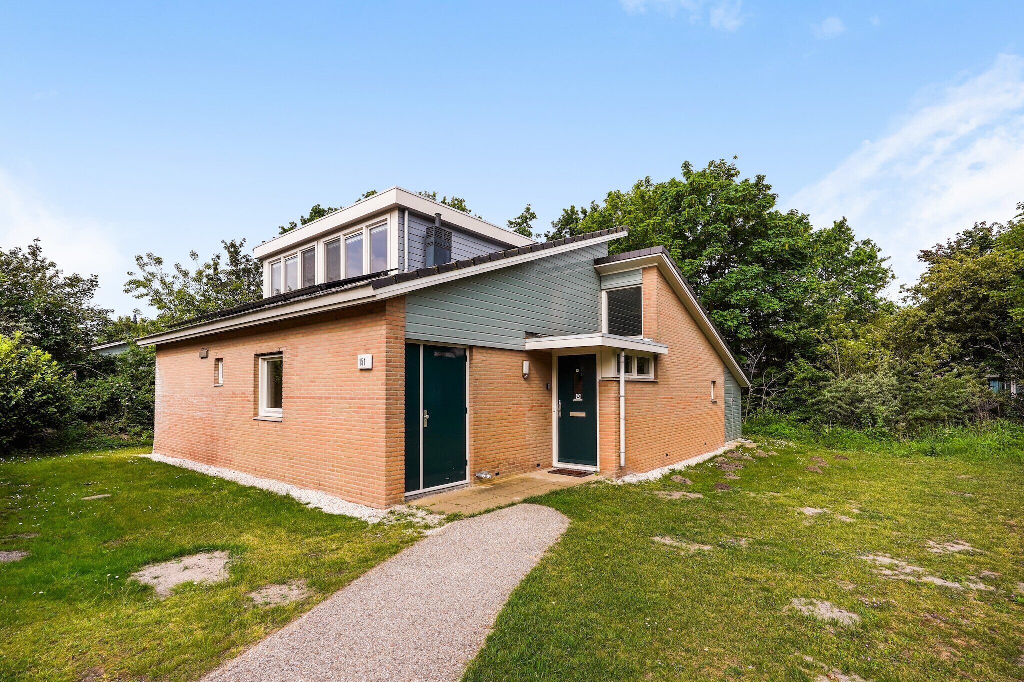 Außenseite Ferienhaus [Sommer]