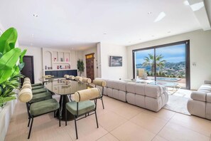 Interior - Villa Picasso # Panoramic View - Luxury - Jacuzzi (Vallauris)