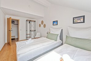 Room - Waldegg—a beautiful, bright 3-room maisonette apartment in Bad Friedrichshall (Bad Friedrichshall)