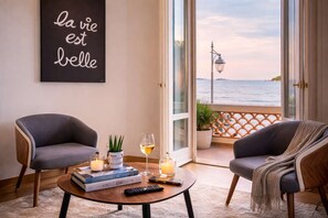 Interior - Love Nest # Sea View - Close to Beach and Port (Cannes)
