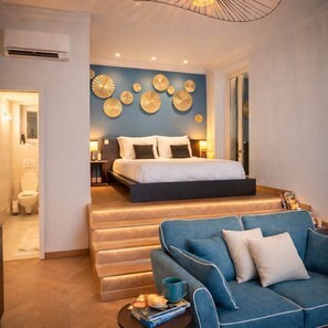 Iron/ironing board, travel cot, WiFi, bed sheets - Love Nest # Sea View - Close to Beach and Port (Cannes)