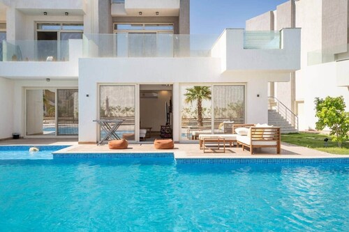 The White Oasis at Maraya