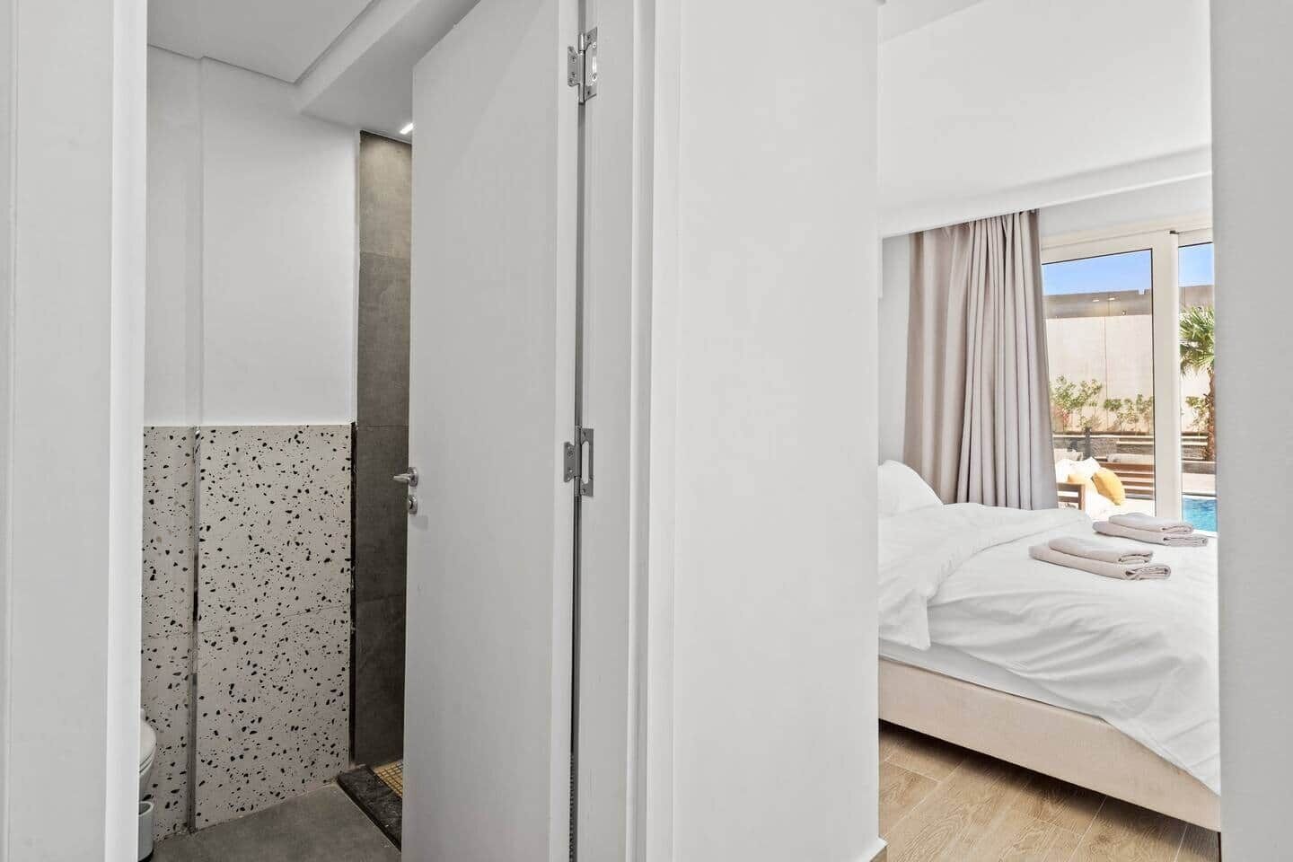 WiFi, bed sheets