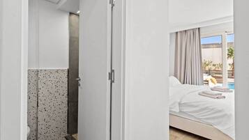 WiFi, bed sheets