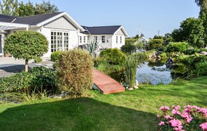 Property grounds - 3 bedroom lovely home in Kirke Hyllinge (Kirke Hyllinge)