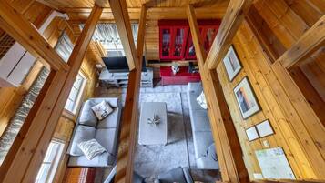 TV, fireplace, DVD player