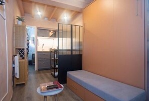 Interior - Studio Apartment 'Sublime  En Plein Centre' with Wi-Fi and Air Conditioning (Aix-en-Provence)