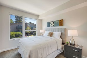 Exclusive Condo, 2 Bedrooms | Individually decorated, individually furnished, desk, laptop workspace - Realm (Menlo Park)