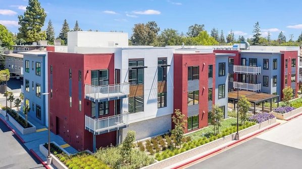 Front of property - Realm (Menlo Park)