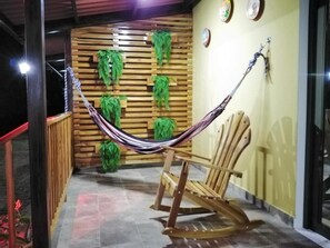 Family Room, Garden View | Property grounds