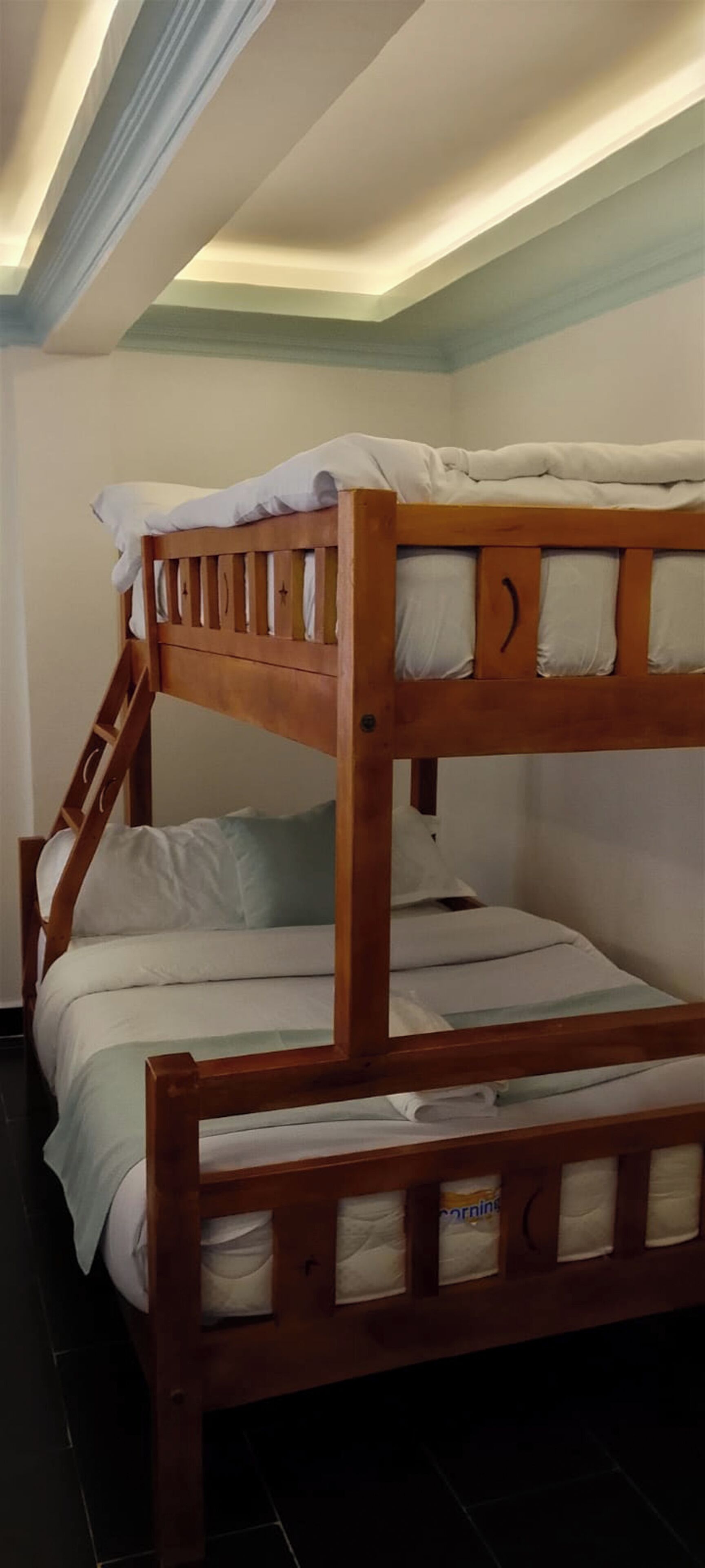 Family Suite | Desk, laptop workspace, iron/ironing board, free WiFi