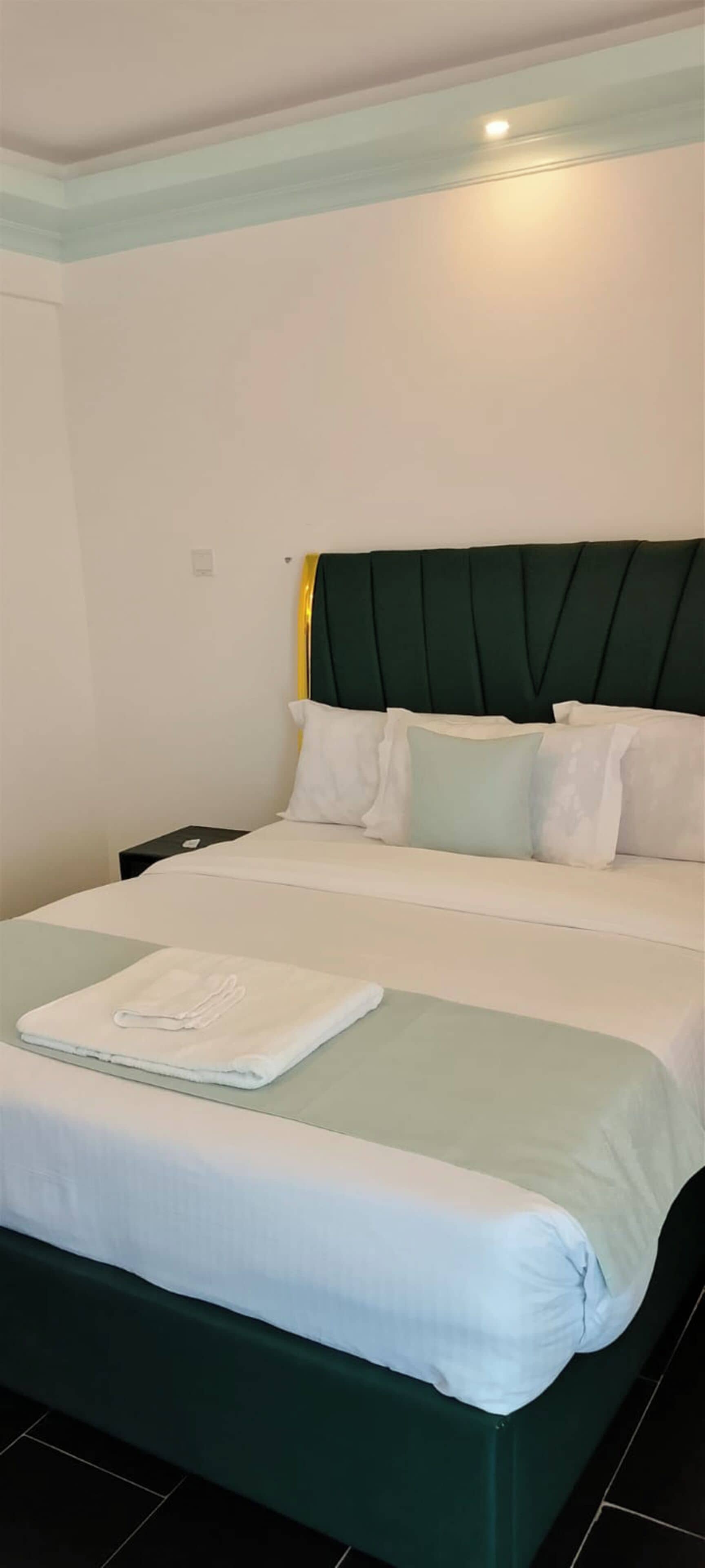 Basic Double Room | Desk, laptop workspace, iron/ironing board, free WiFi