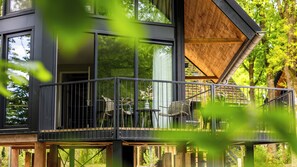 Terrace/patio - Experience luxury, tranquility, and wellness in the Nature Villa for 2 people with a private sauna, hot tub, and a unique nature experience. (Wekerom)