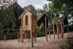 Children's area - Experience luxury, tranquility, and wellness in the Nature Villa for 2 people with a private sauna, hot tub, and a unique nature experience. (Wekerom)