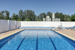 Pool - Holiday Home 'Biblos' with Shared Pool, Wi-Fi and Air Conditioning (Empuriabrava)