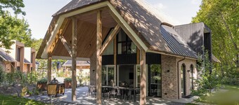 Luxury farm villa for 12 people with spa, swimming pool, sauna, whirlpool, and wheelchair-friendly facilities for ultimate relaxation.
