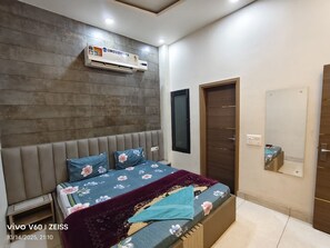 Desk, free WiFi - Hotel Imperial Panipat (Panipat)