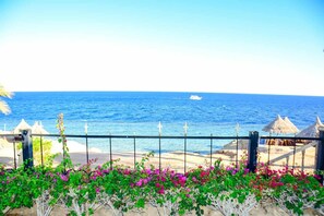 Beach - 3-bedroom Beach front villa in Sheraton Sharm El Sheikh Resort. (South Sinai Governorate)