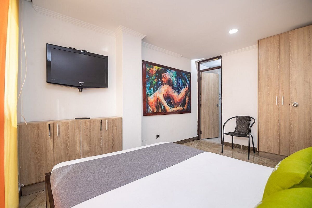 Free WiFi, bed sheets