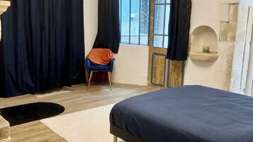 Iron/ironing board, travel cot, free WiFi, bed sheets