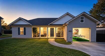 Luxury Knoxville Family Retreat Near UT!
