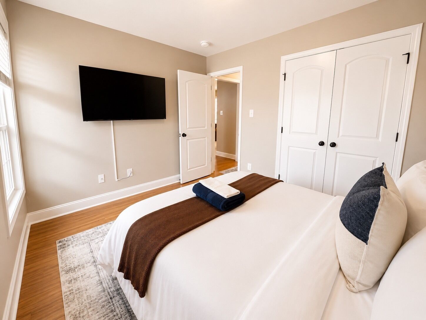 3 bedrooms, iron/ironing board, WiFi, bed sheets