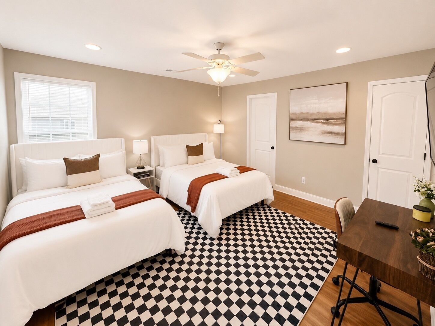 3 bedrooms, iron/ironing board, WiFi, bed sheets