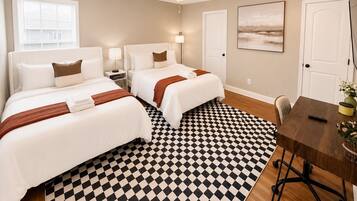 3 bedrooms, iron/ironing board, WiFi, bed sheets