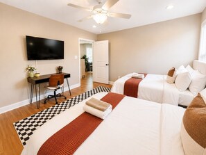 3 bedrooms, iron/ironing board, WiFi, bed sheets - Luxury Knoxville Family Retreat Near UT! (Knoxville)