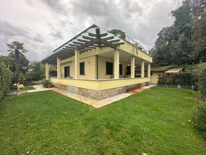 Exterior - Cozy House with garden in charming Marina di Pietrasanta (Marina di Pietrasanta)