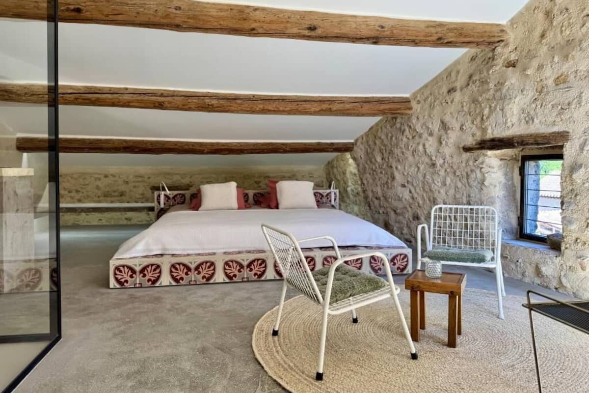 Deluxe Quadruple Room | Individually decorated, individually furnished, free WiFi