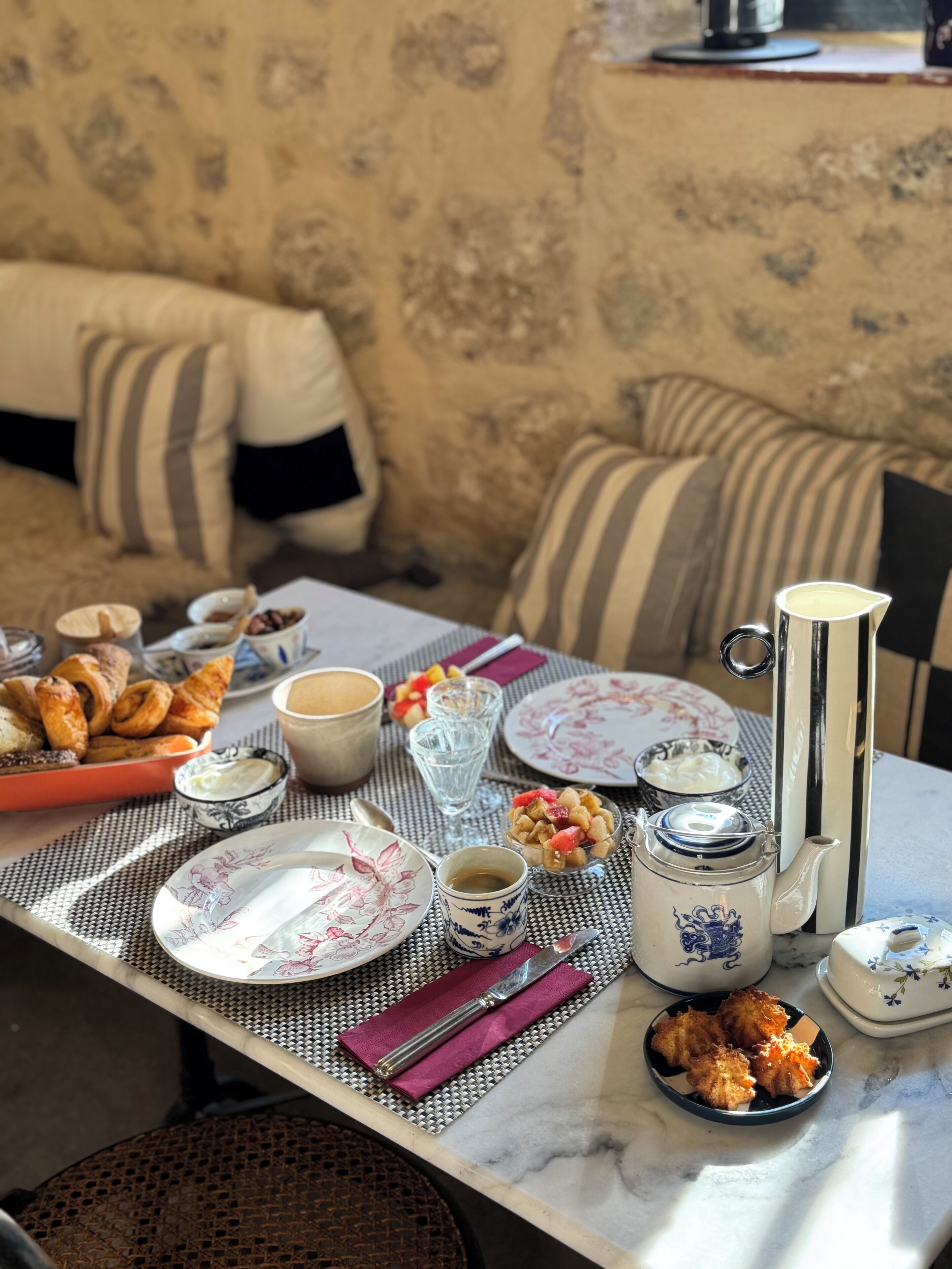 Deluxe Quadruple Room | Breakfast meal | Free daily continental breakfast